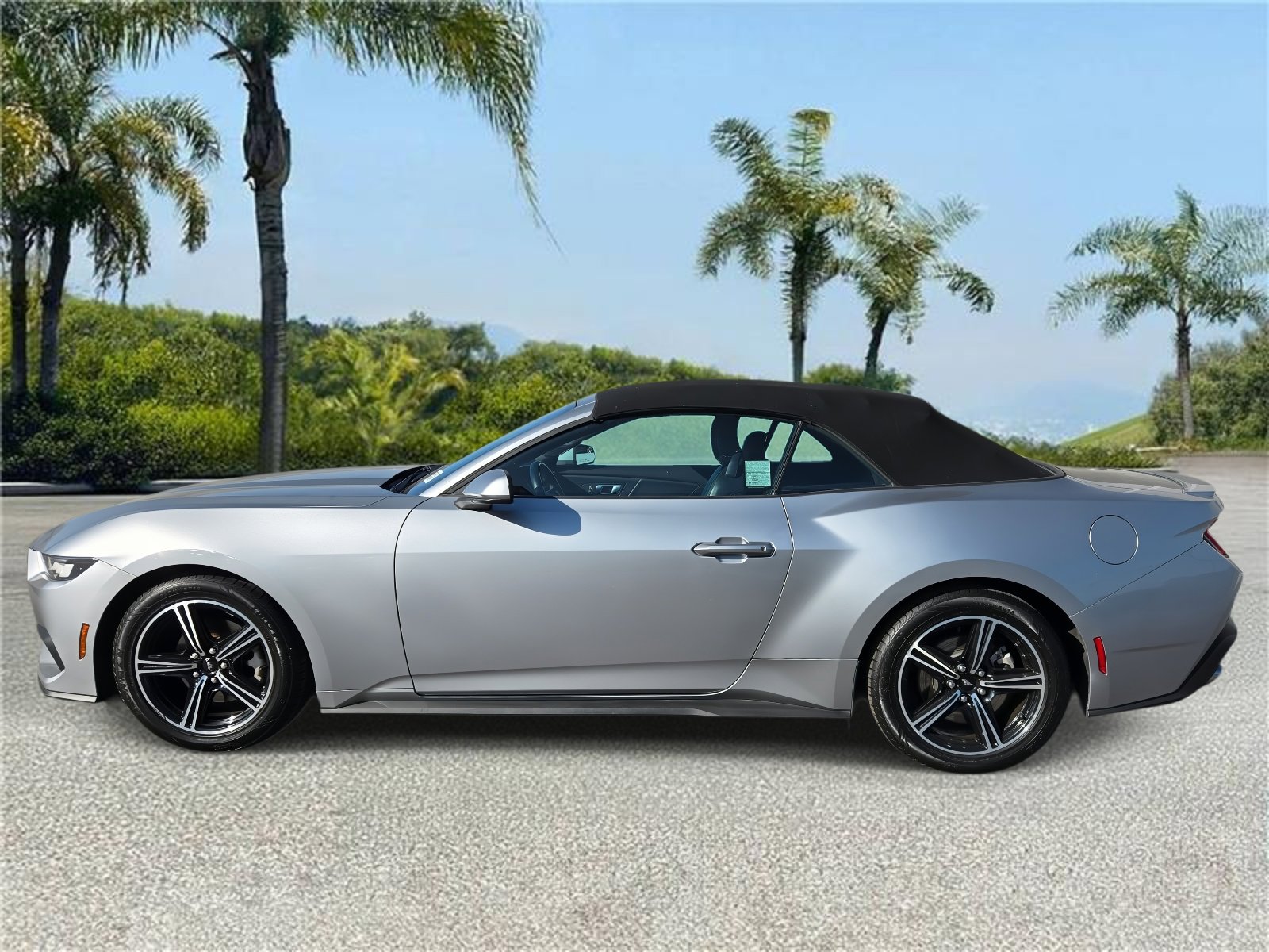 Used 2024 Ford Mustang Premium RWD image 2
