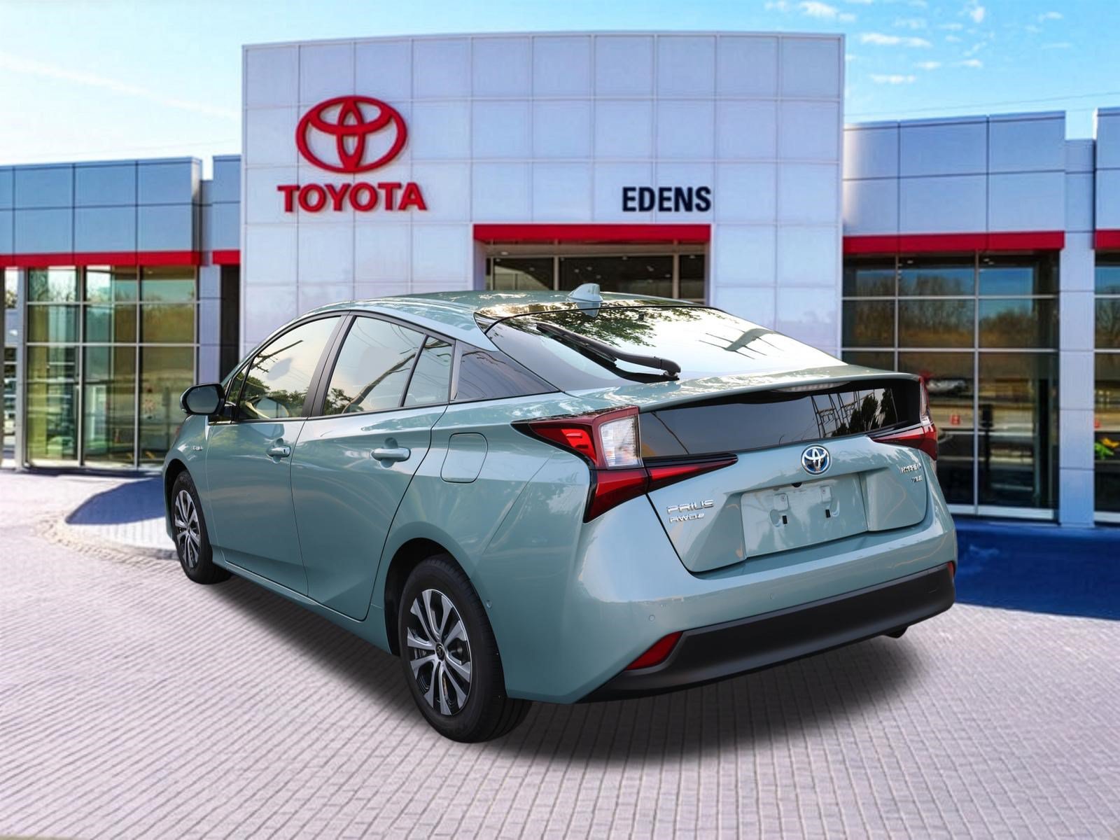 Certified 2020 Toyota Prius XLE AWD/4WD image 7
