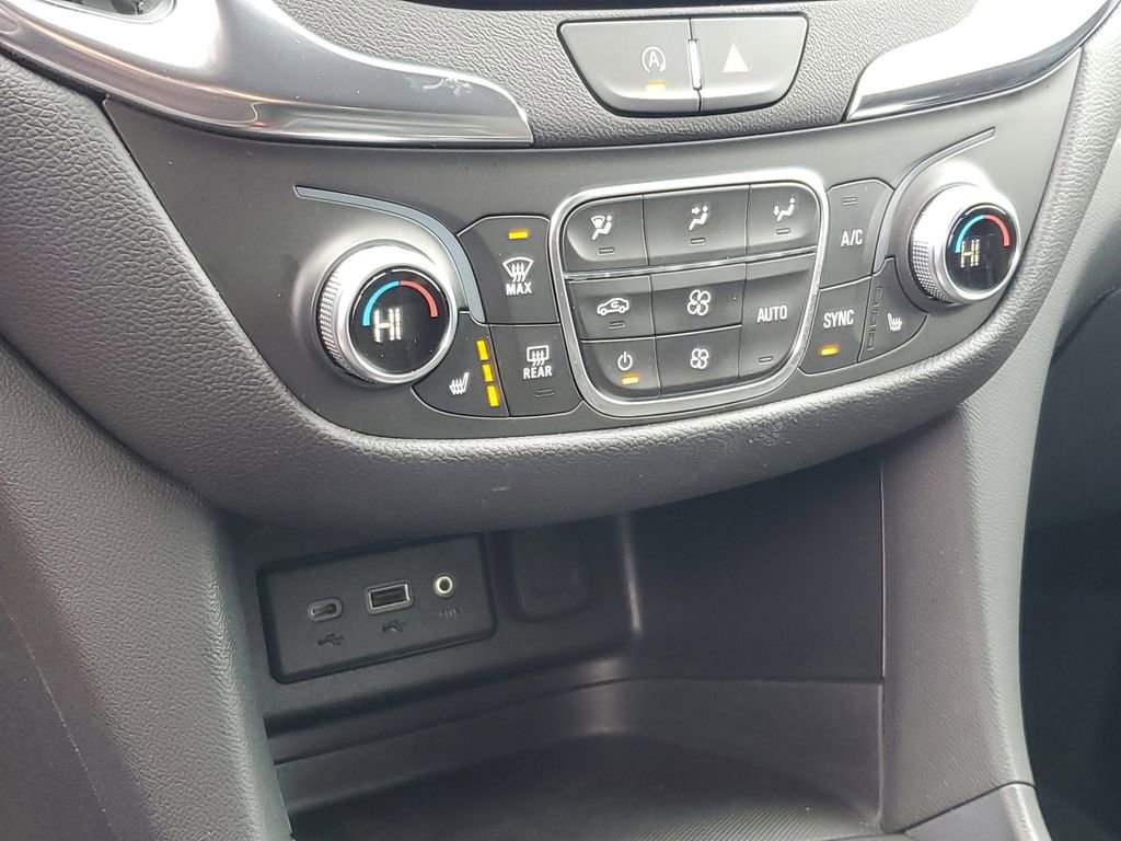 Certified 2024 Chevrolet Equinox LT w/ LPO, Floor Liner Package FWD image 18