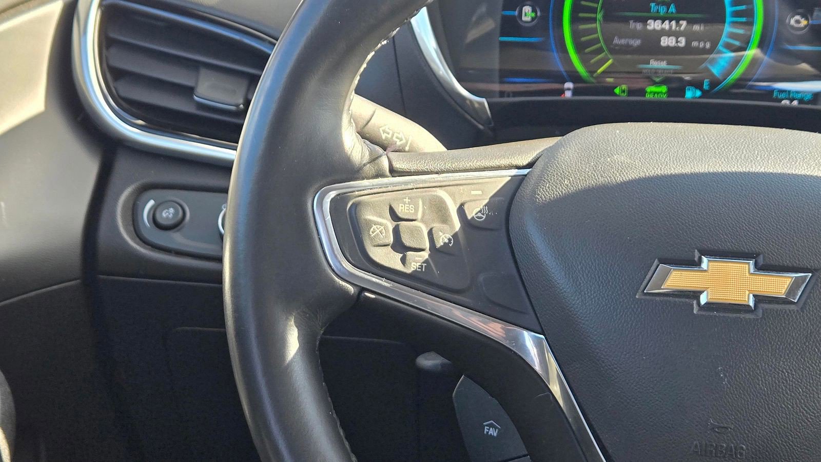 Used 2017 Chevrolet Volt Premier w/ Driver Confidence Package image 12