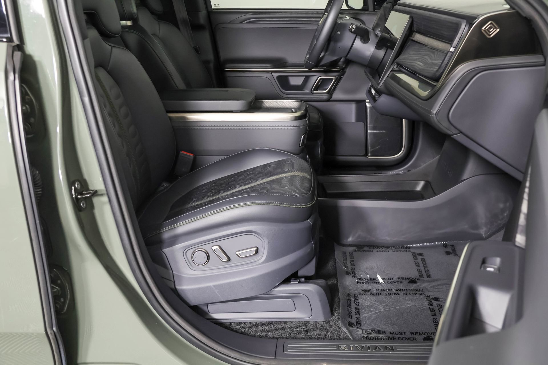 Used 2022 Rivian R1S Launch Edition image 46