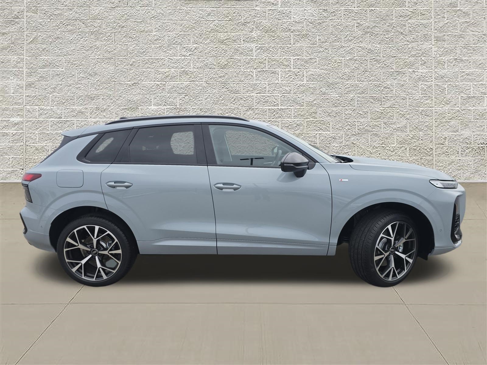 New 2026 Audi Q3 quattro 2.0T AWD/4WD image 8