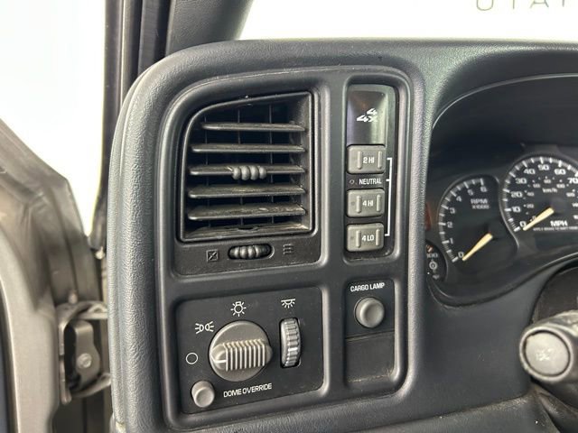 Used 2002 Chevrolet Silverado 2500 LS w/ Snow Plow Prep Pkg AWD/4WD image 27