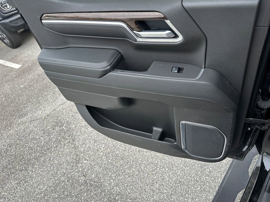 Certified 2025 GMC Sierra 1500 SLE image 22