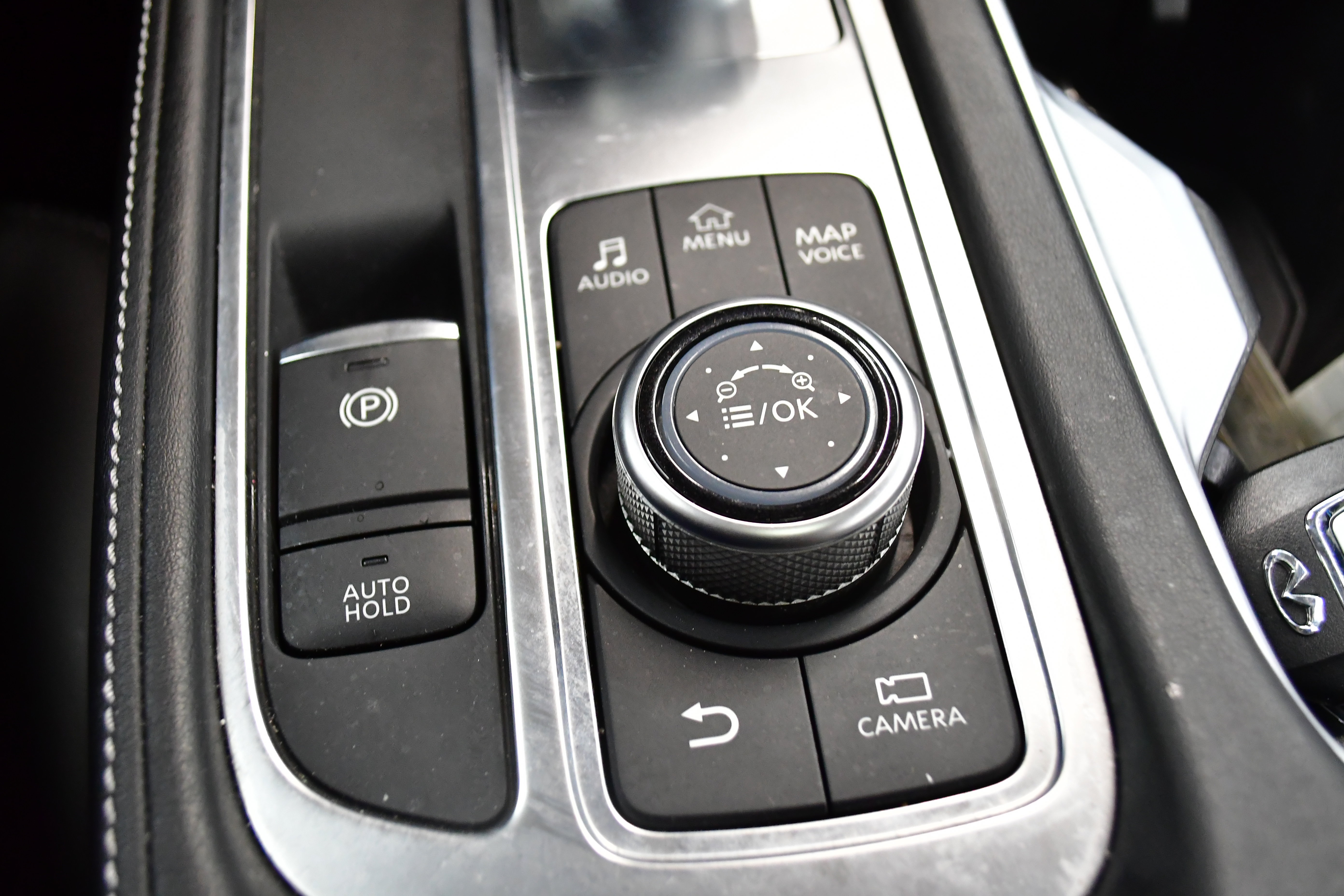 Used 2023 INFINITI QX60 Luxe w/ Performance Audio Package image 34