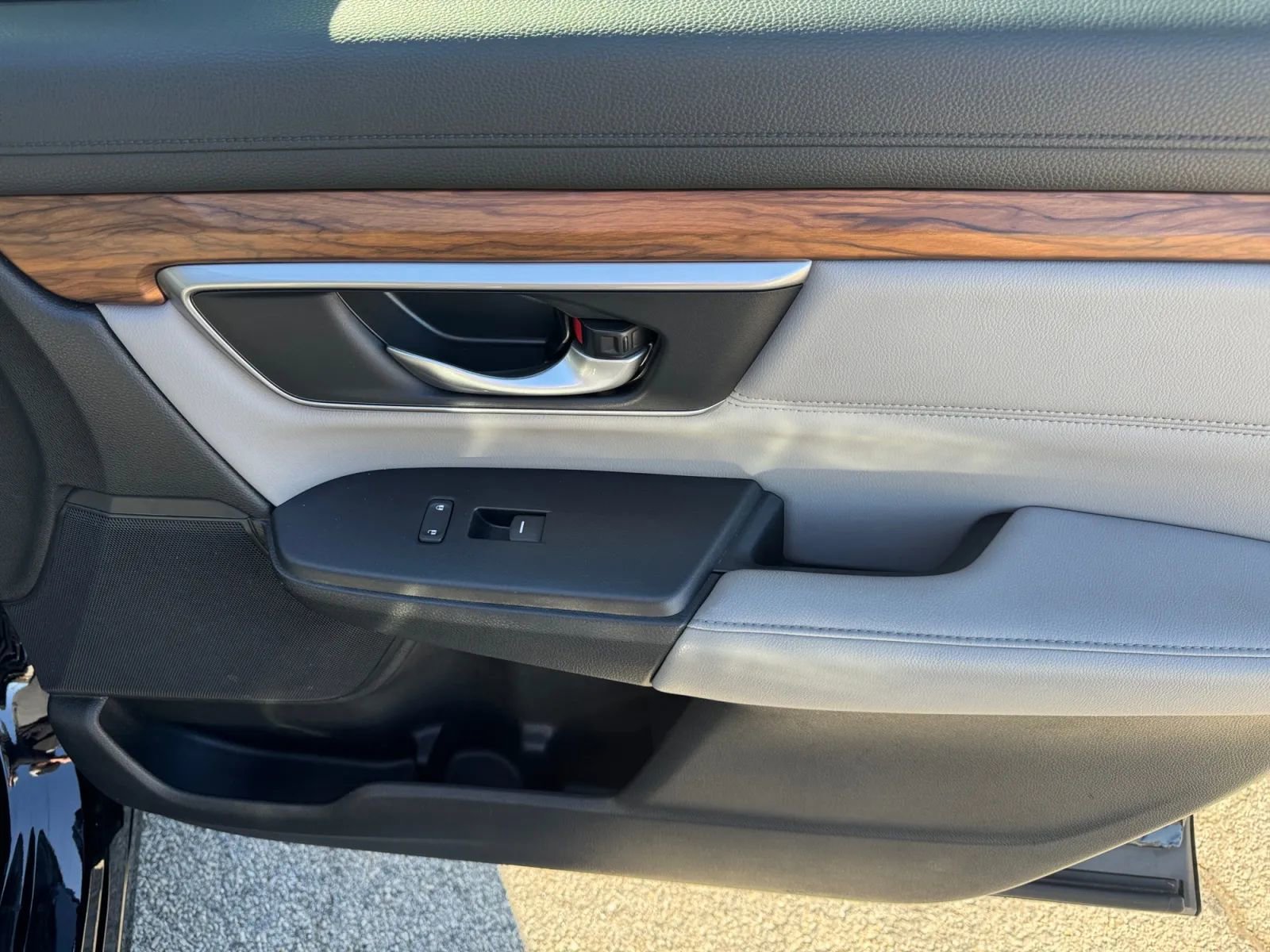 Used 2020 Honda CR-V Touring image 34