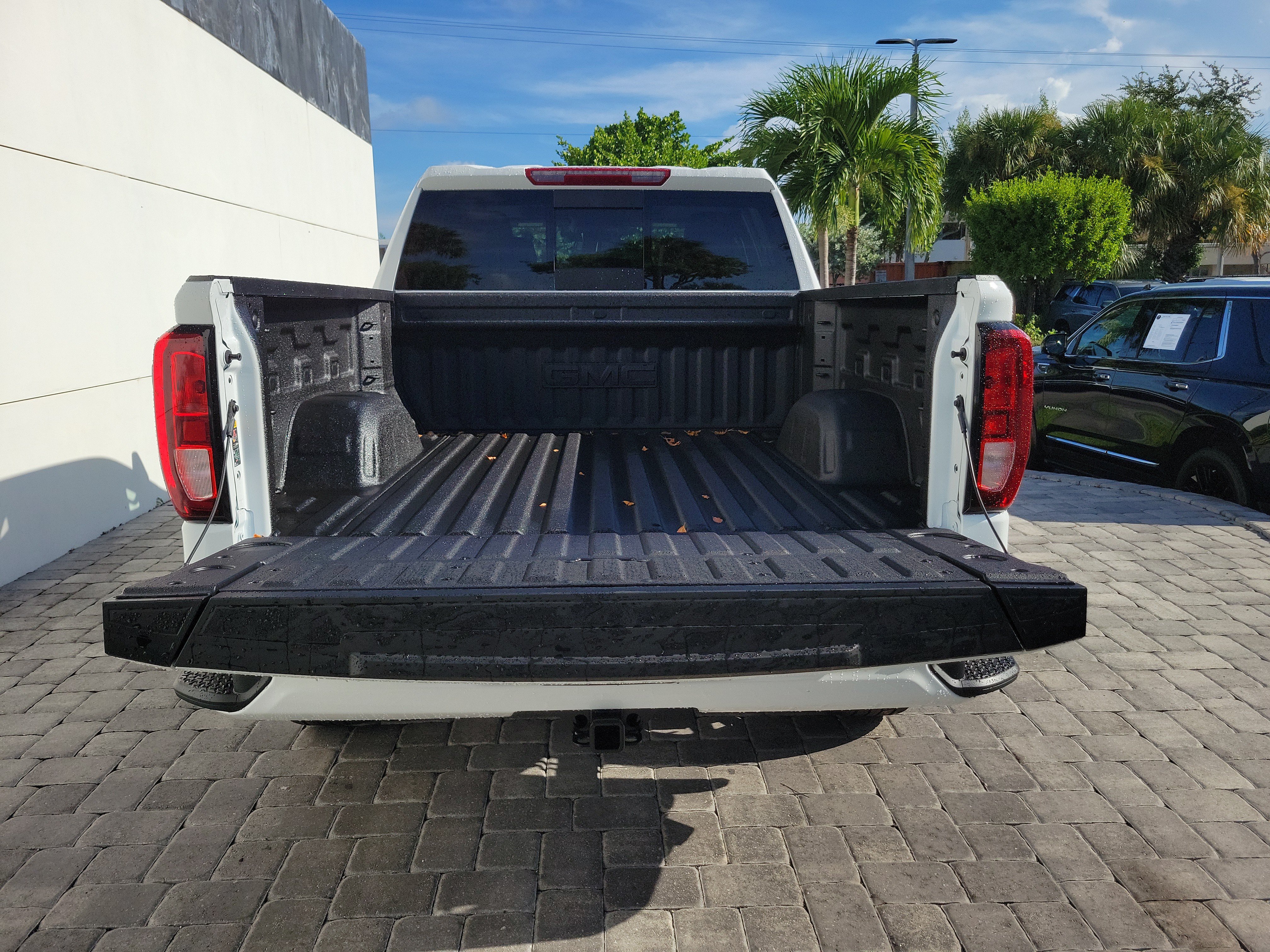 New 2026 GMC Sierra 1500 Elevation w/ Elevation Premium Package AWD/4WD image 11