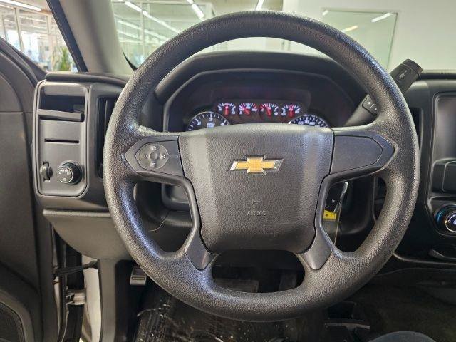 Used 2018 Chevrolet Silverado 1500 Custom w/ Custom Value Package AWD/4WD image 16