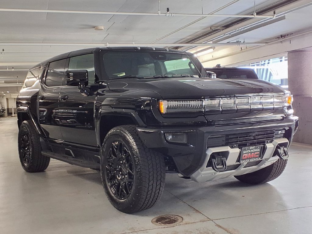 New 2026 GMC Hummer EV SUV w/ LPO, Dark Essentials Package AWD/4WD image 3