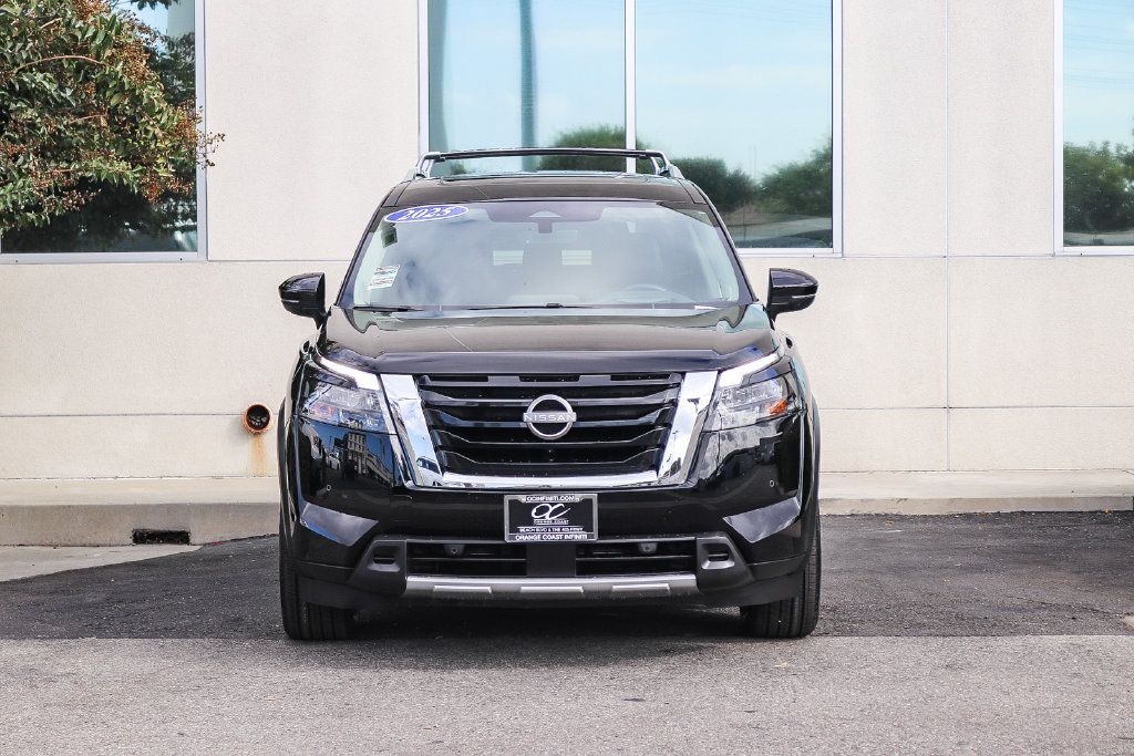 Used 2025 Nissan Pathfinder Platinum w/ Cargo Package FWD image 2