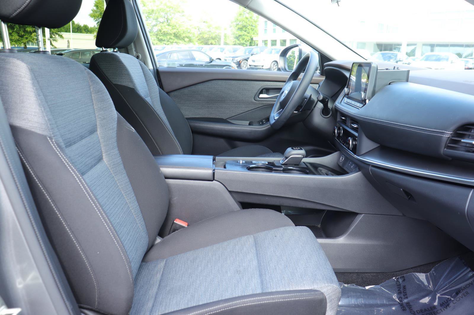 Used 2023 Nissan Rogue SV FWD image 18