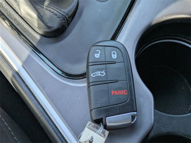 Used 2022 Dodge Challenger SXT image 28