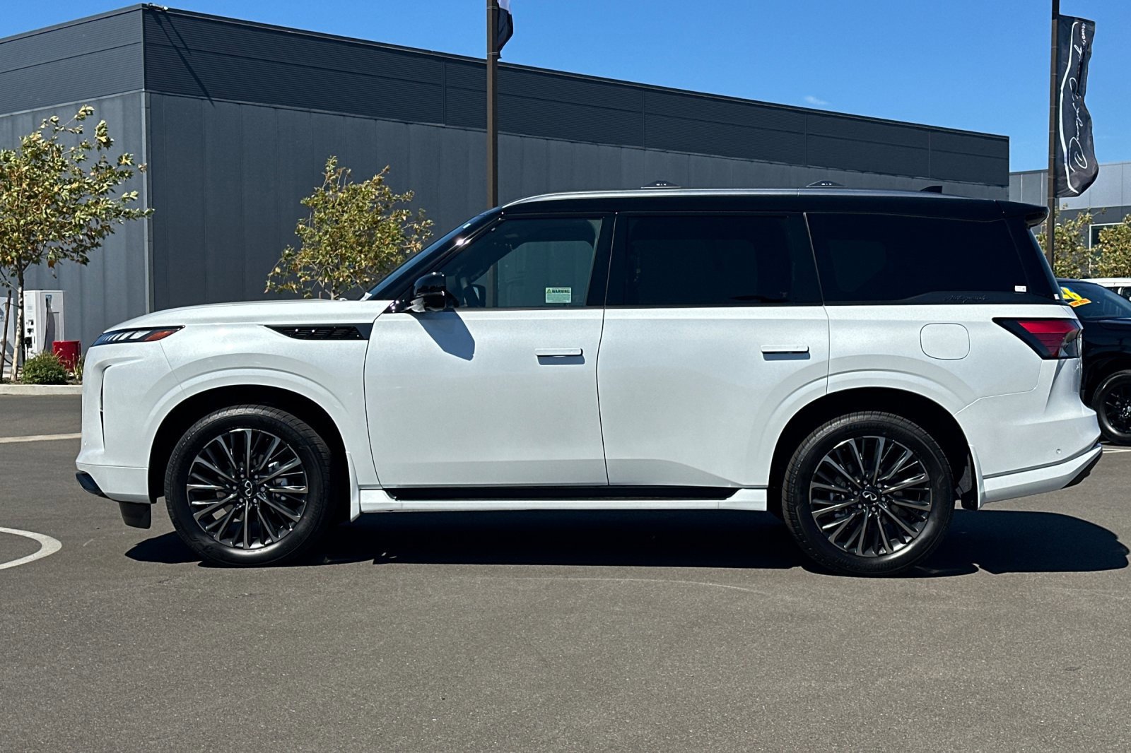 New 2027 INFINITI QX80 Autograph w/ Autograph Exterior Package AWD/4WD image 7