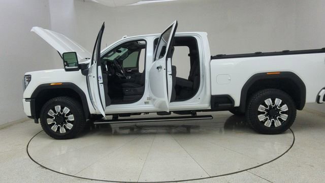 Used 2025 GMC Sierra 3500 Denali w/ Denali Reserve Package image 77