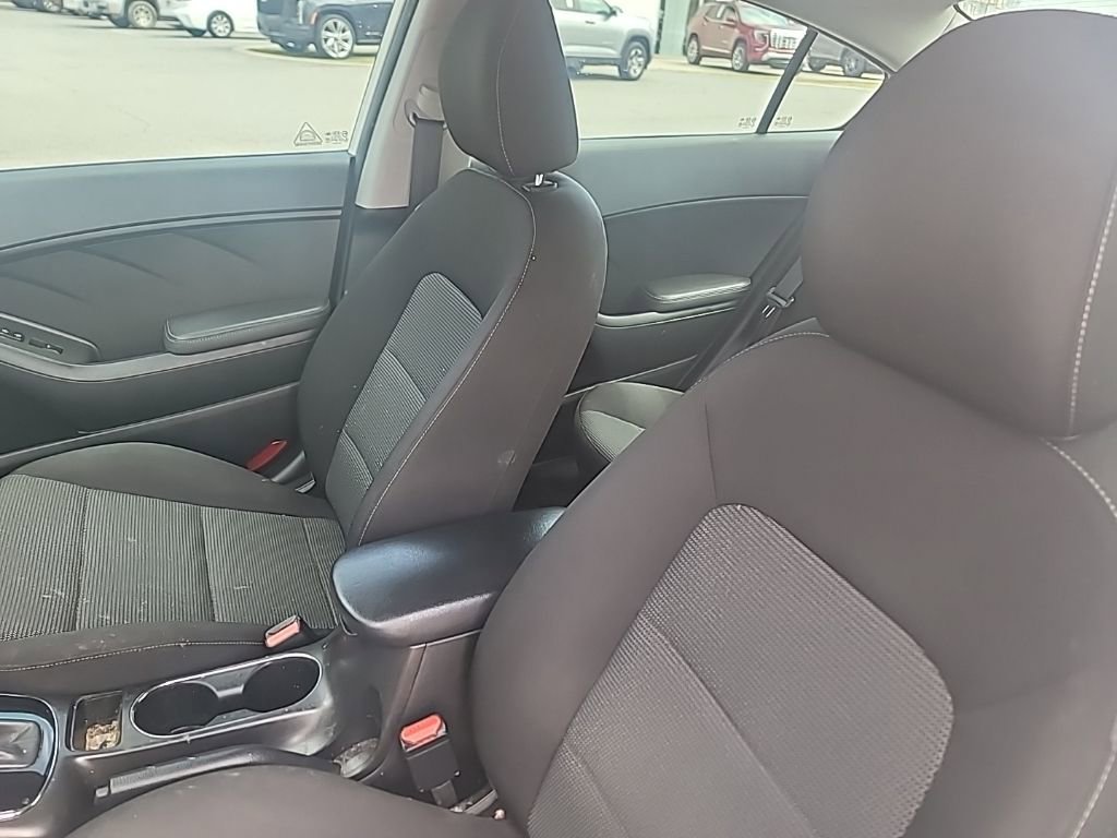 Used 2018 Kia Forte LX w/ LX Rear Camera Package image 8