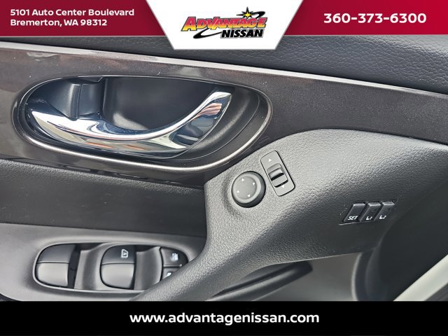 Used 2019 Nissan Rogue SV w/ Premium Package AWD/4WD image 9