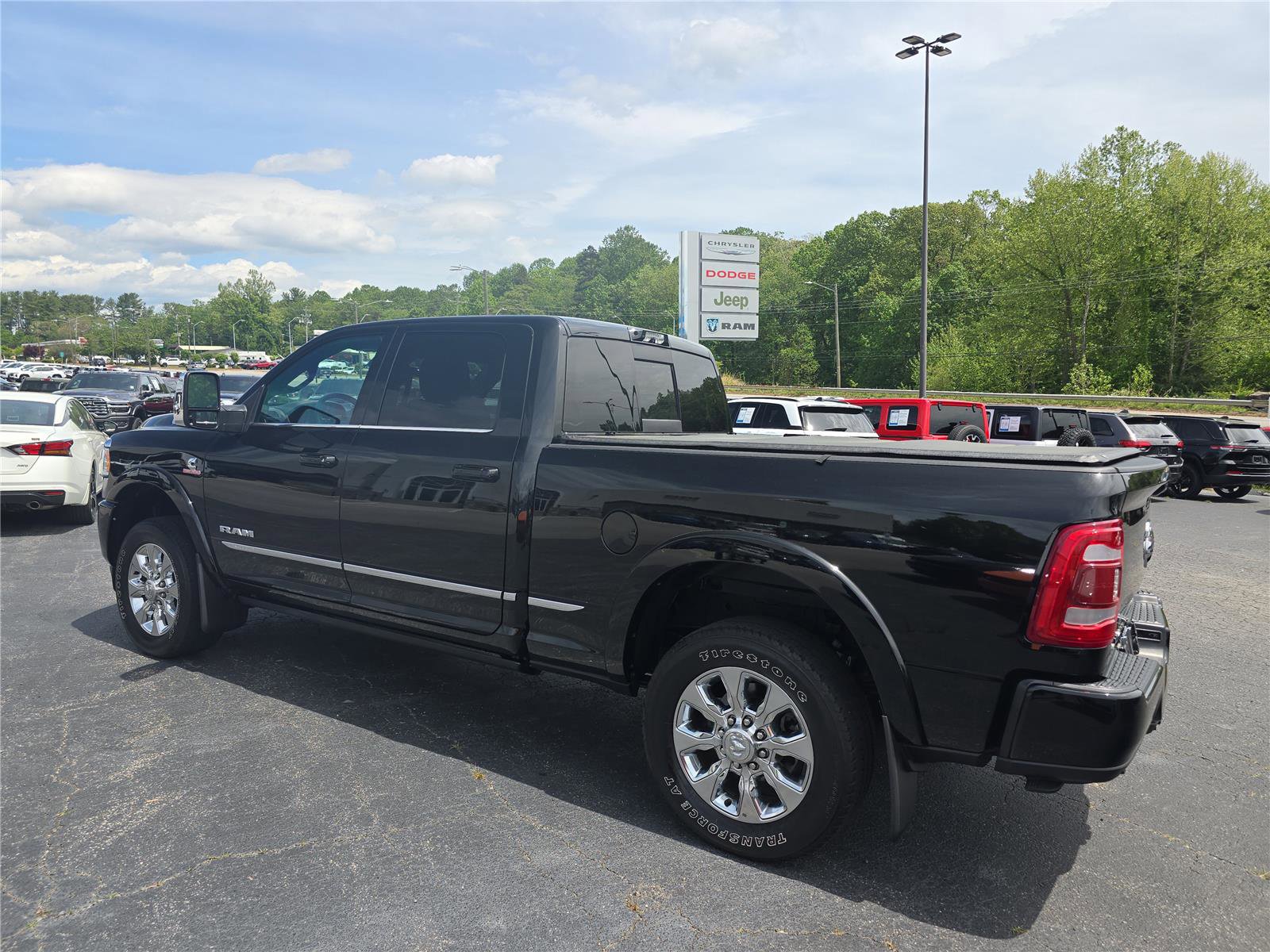 Used 2024 RAM 3500 Limited AWD/4WD image 4