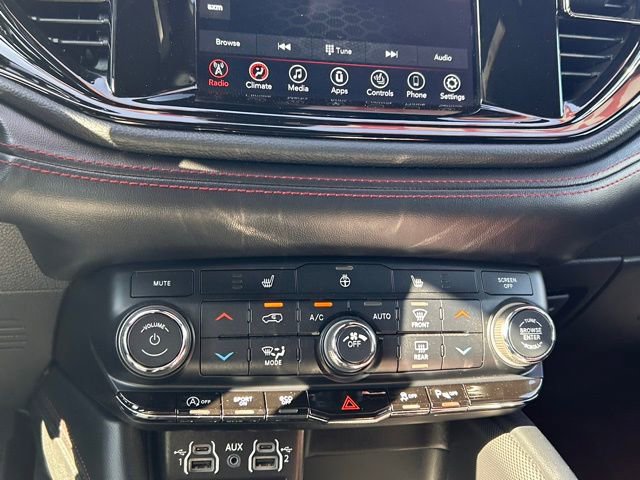 Used 2024 Dodge Durango GT w/ Blacktop Package RWD image 24