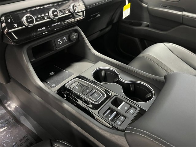 New 2025 Honda Pilot Touring image 12