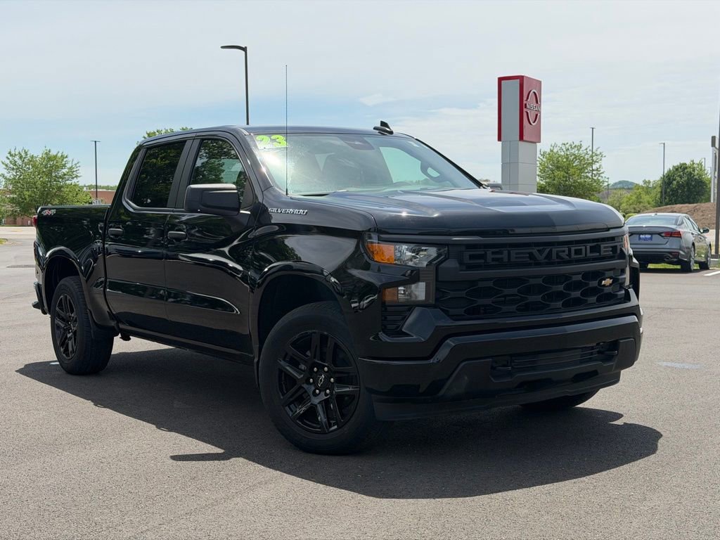 Used 2023 Chevrolet Silverado 1500 Custom AWD/4WD image 1