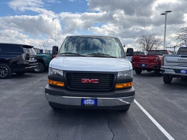 New 2026 GMC Savana 3500 w/ Driver Convenience Package RWD image 2