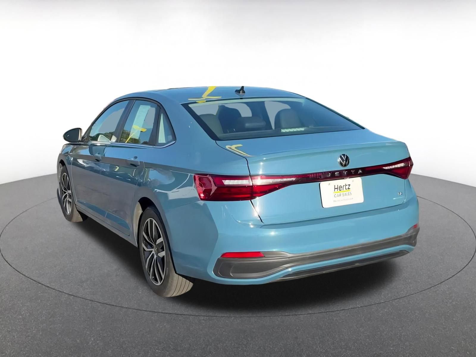 Used 2025 Volkswagen Jetta SE image 11