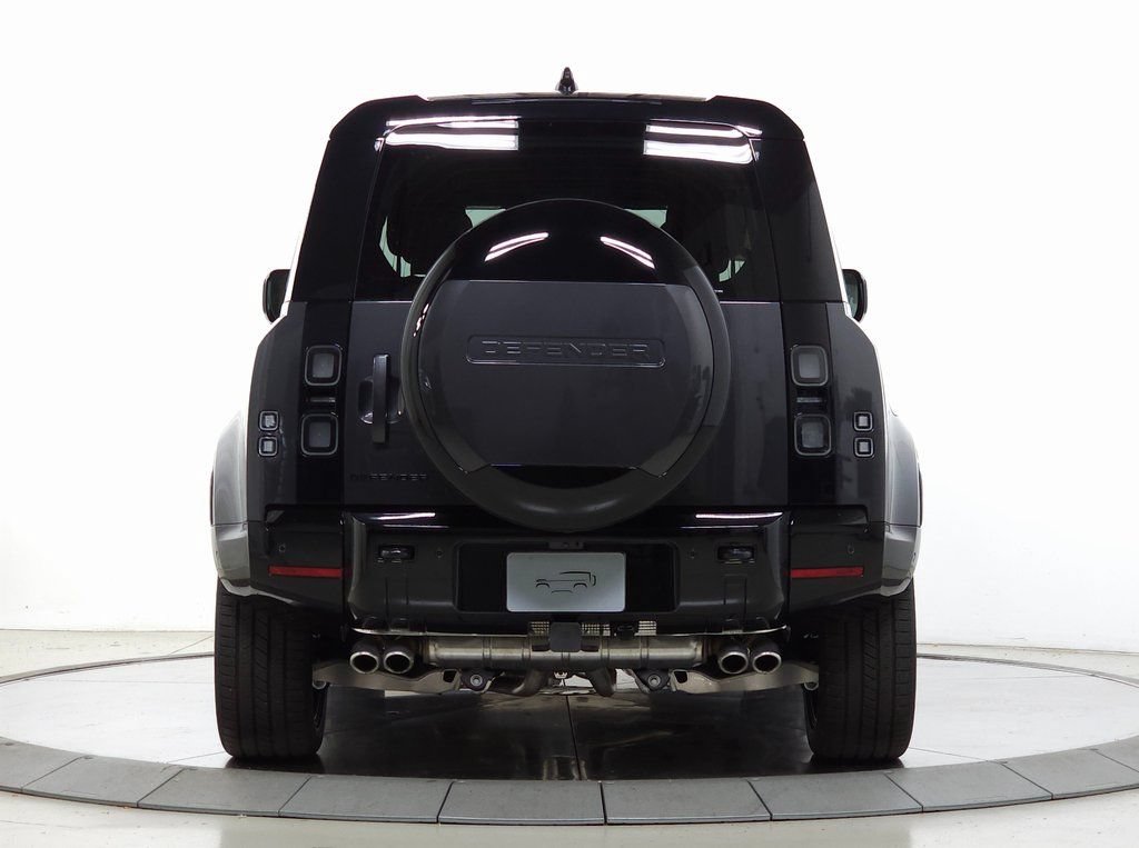 Certified 2026 Land Rover Defender 110 V8 AWD/4WD image 4