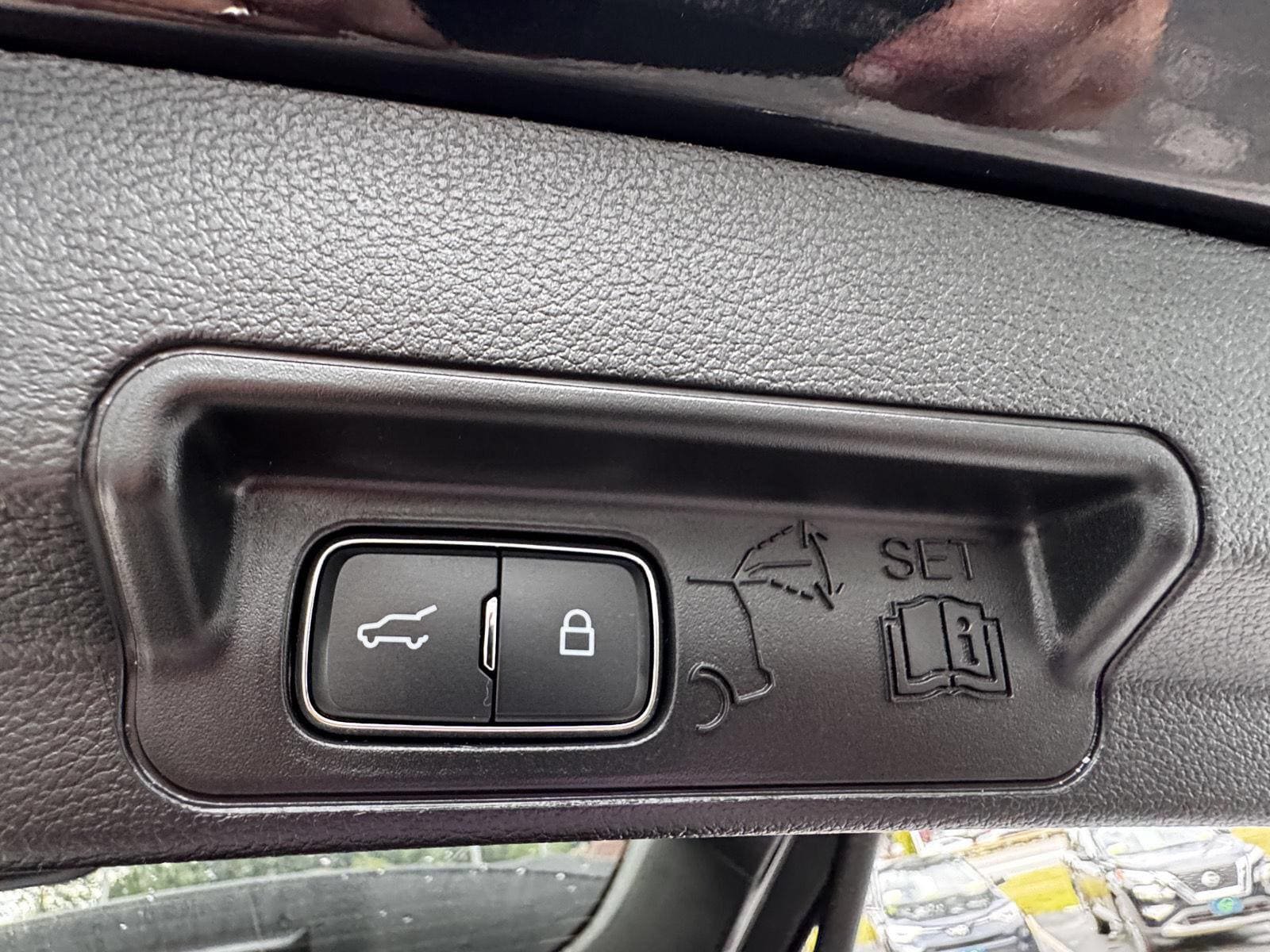 Used 2025 Ford Explorer ST AWD/4WD image 15