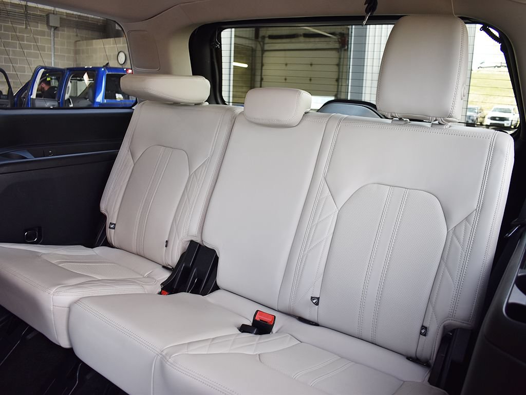Used 2020 Ford Expedition Platinum AWD/4WD image 7