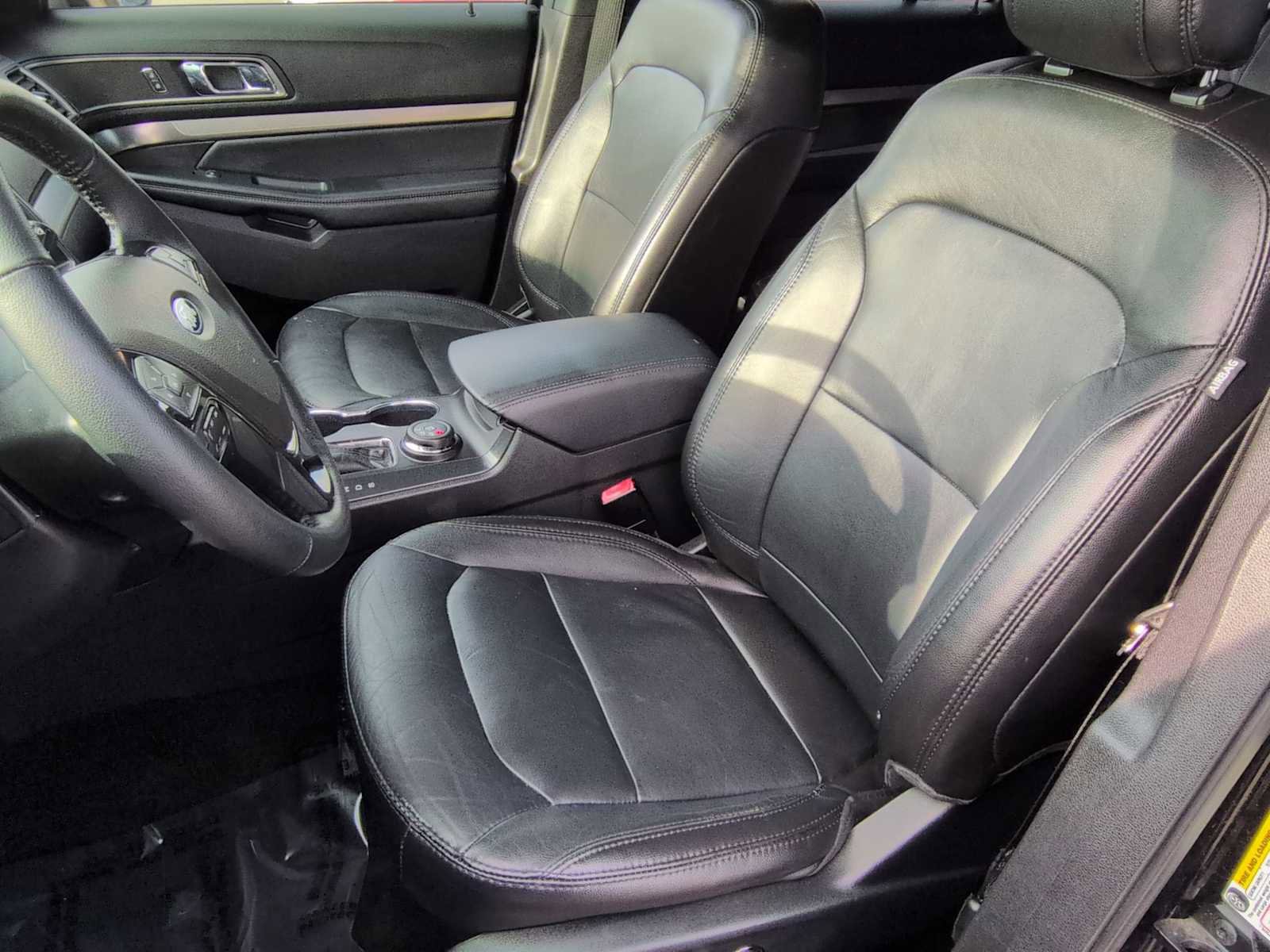 Used 2018 Ford Explorer XLT w/ Equipment Group 202A image 16