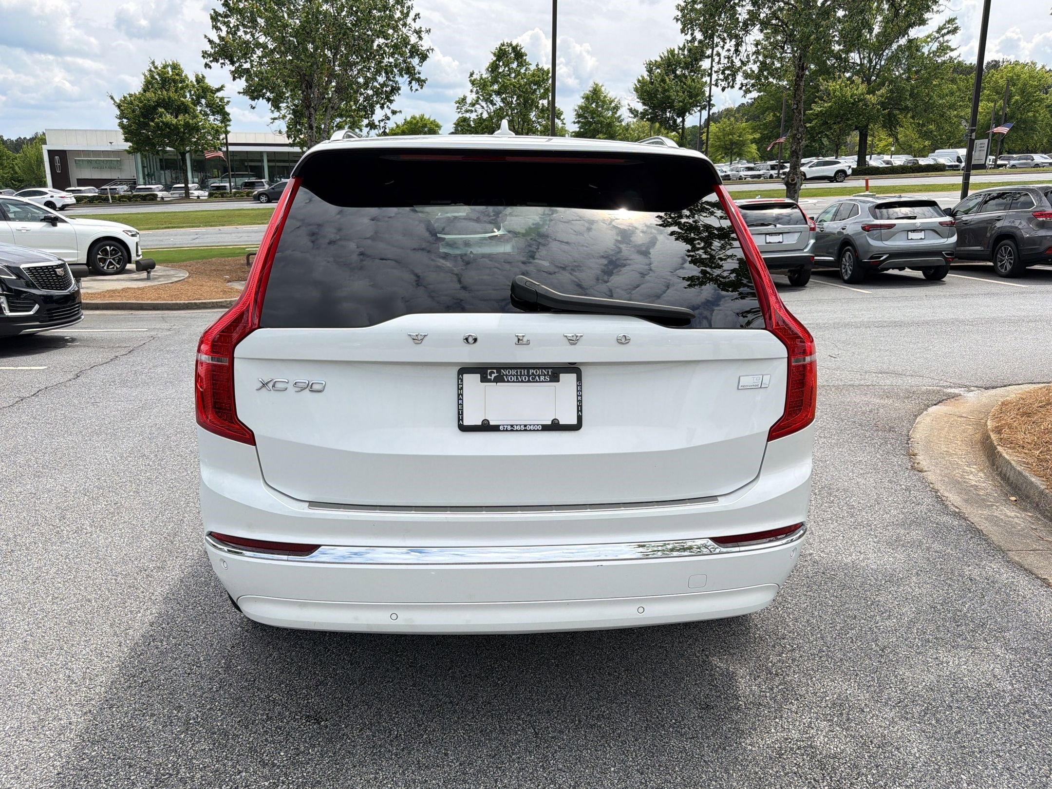 Used 2023 Volvo XC90 T8 Ultimate w/ Lounge Package AWD/4WD image 10