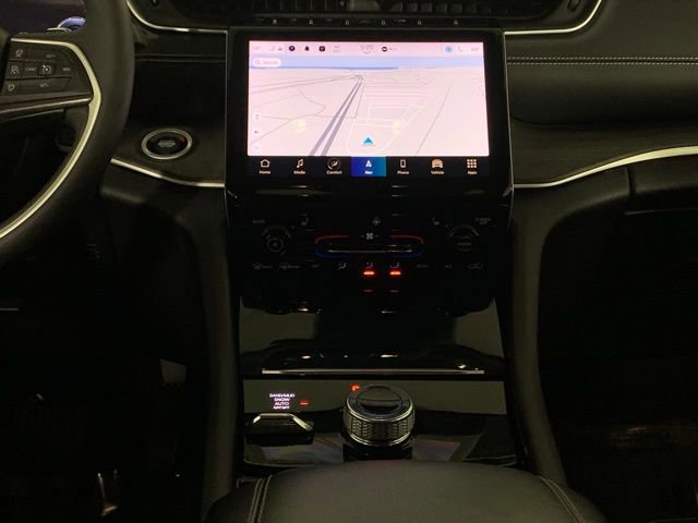 Used 2023 Jeep Grand Cherokee Limited image 12