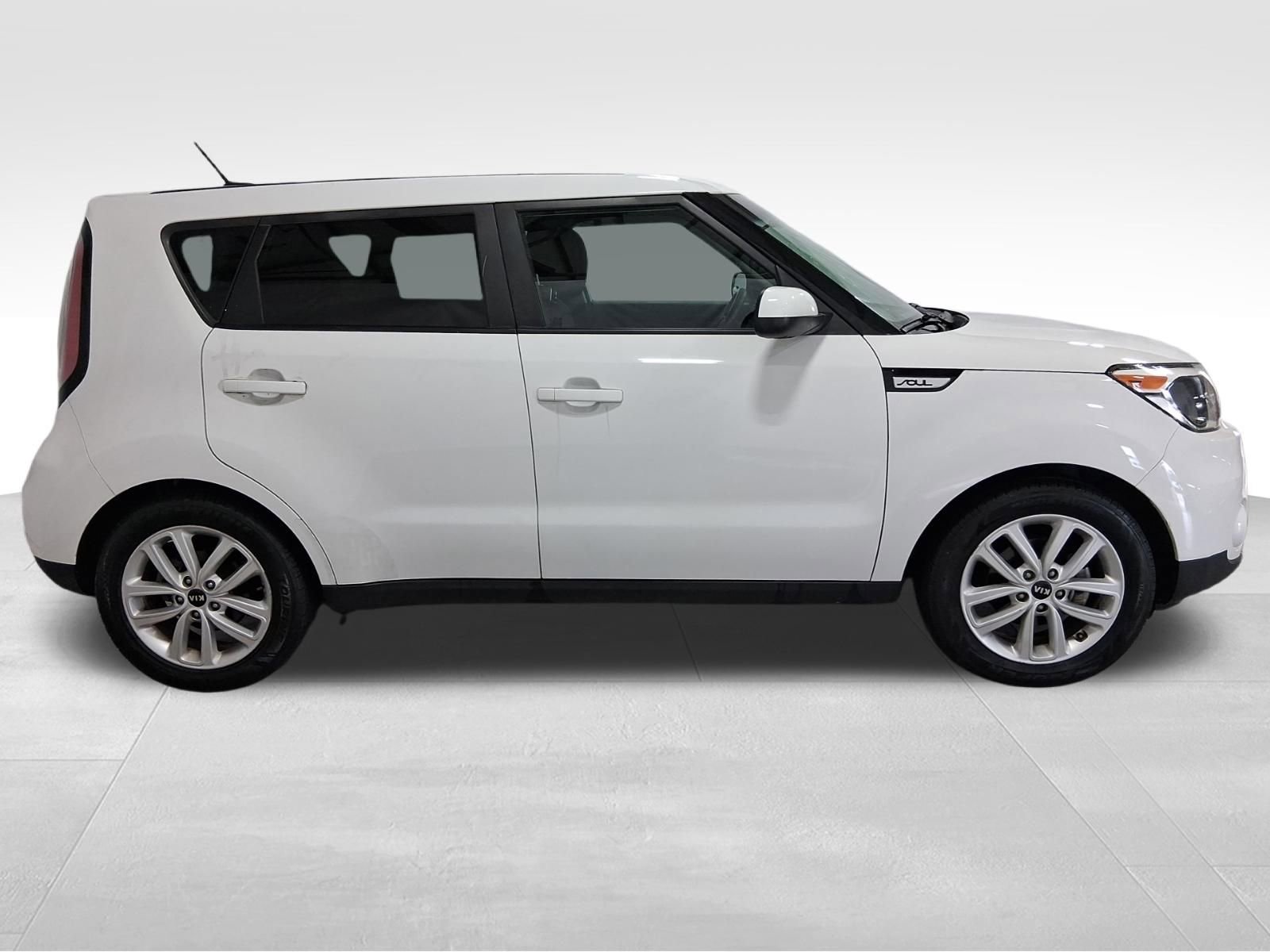 Used 2018 Kia Soul + FWD image 4