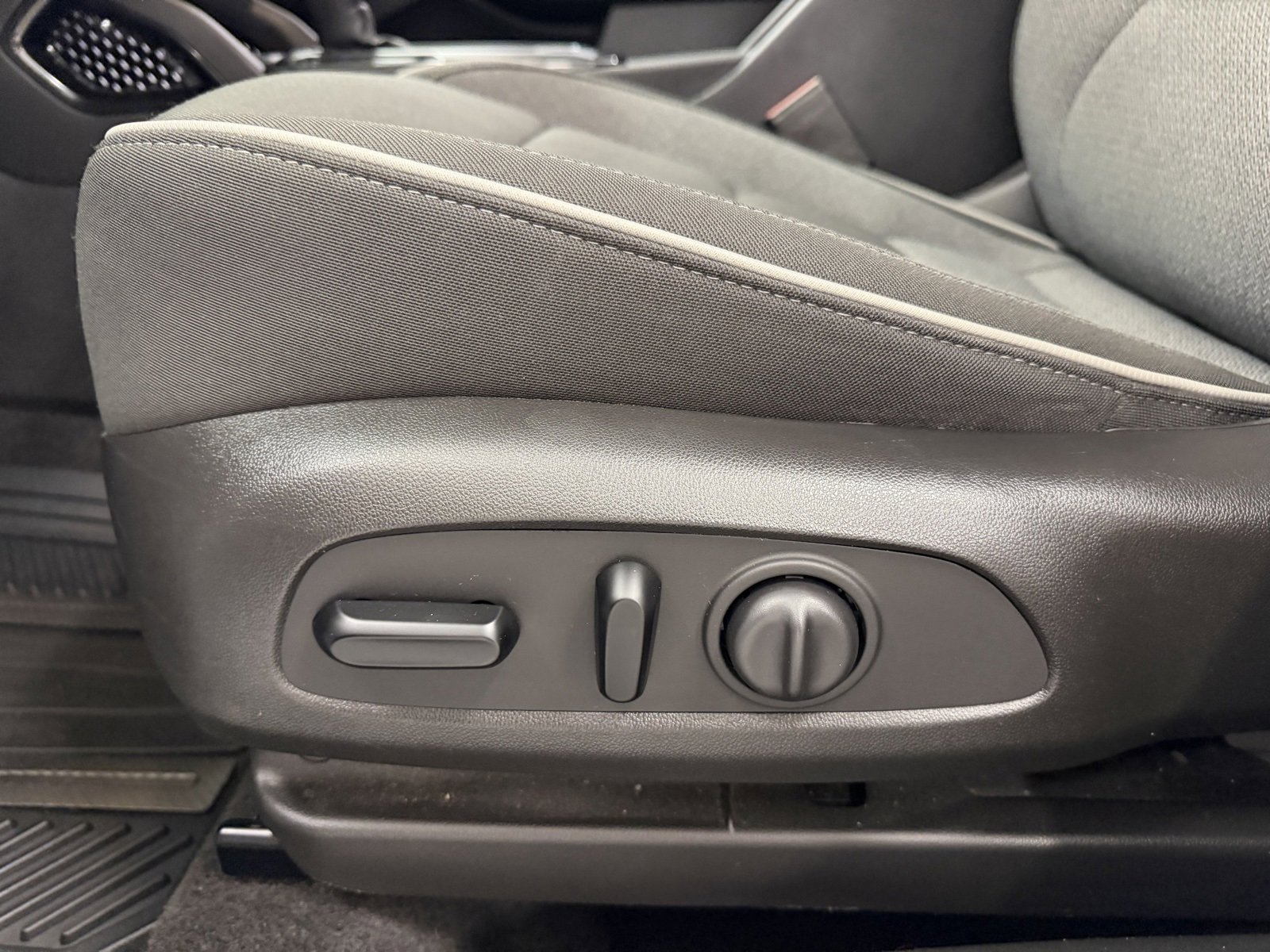 Used 2021 Chevrolet TrailBlazer LT w/ Convenience Package image 38