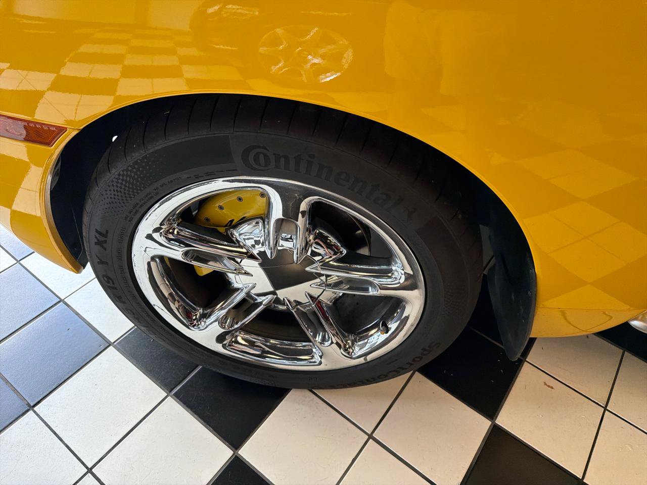 Used 2005 Chevrolet SSR w/ Preferred Equipment Group RWD image 17