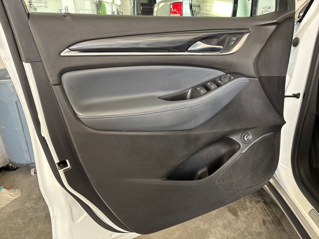 Used 2022 Buick Enclave Essence FWD image 16