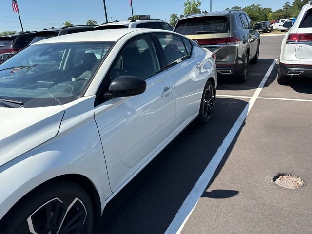 Used 2023 Nissan Altima 2.5 SR image 7