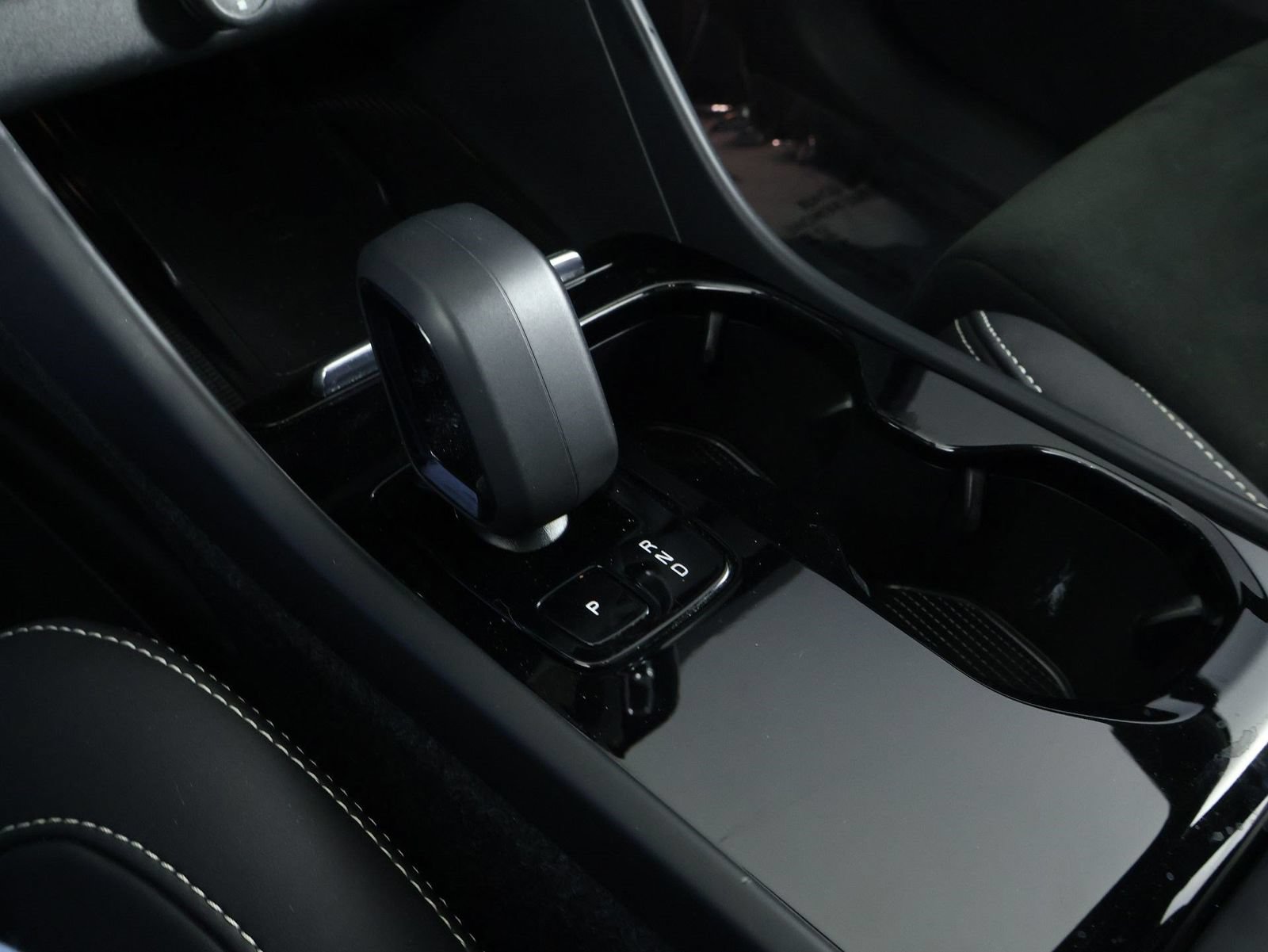 Certified 2023 Volvo XC40 Recharge Ultimate w/ Protection Package Premier AWD/4WD image 15