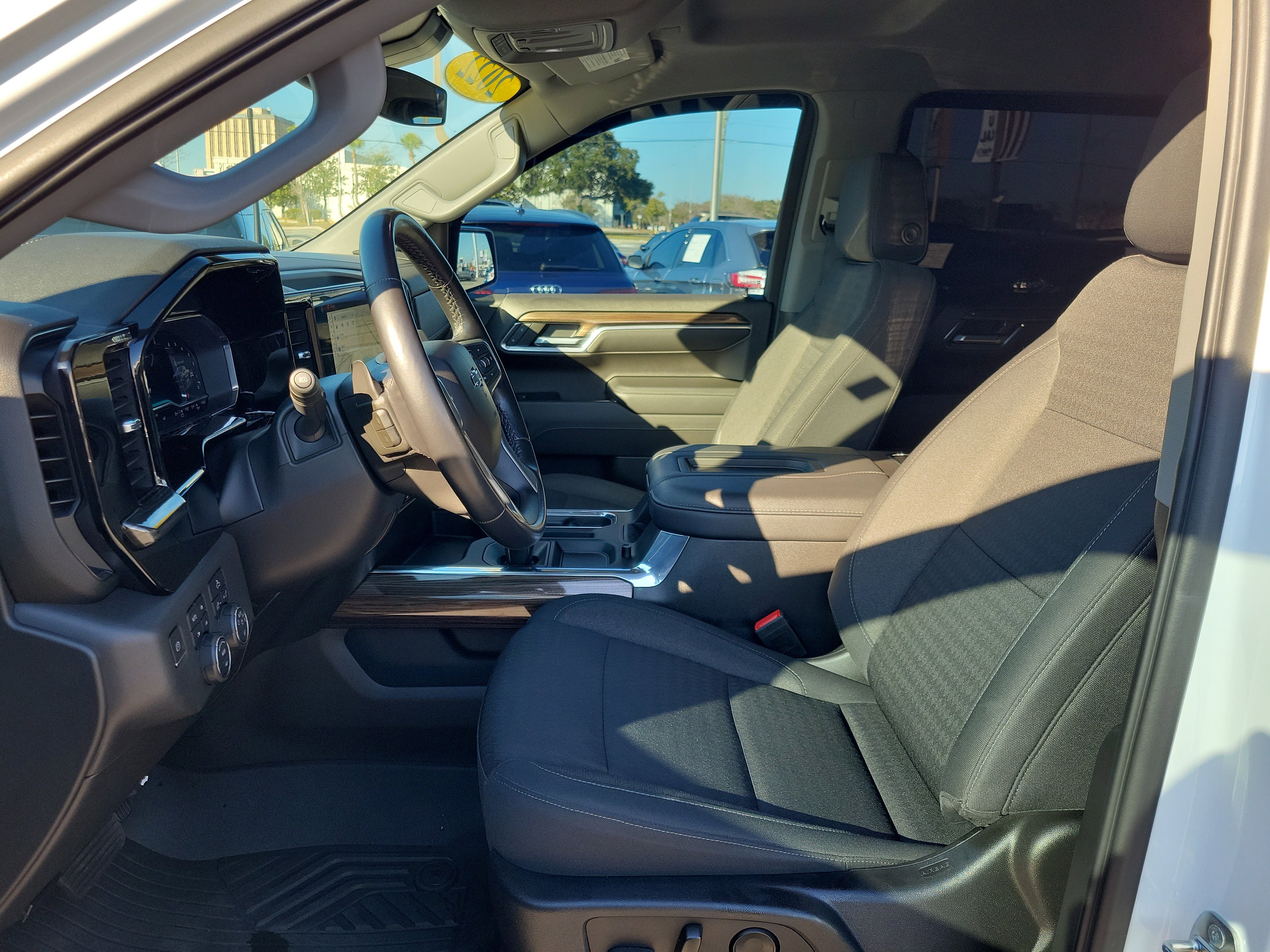 Used 2022 Chevrolet Silverado 1500 LT Trail Boss w/ Protection Package image 8