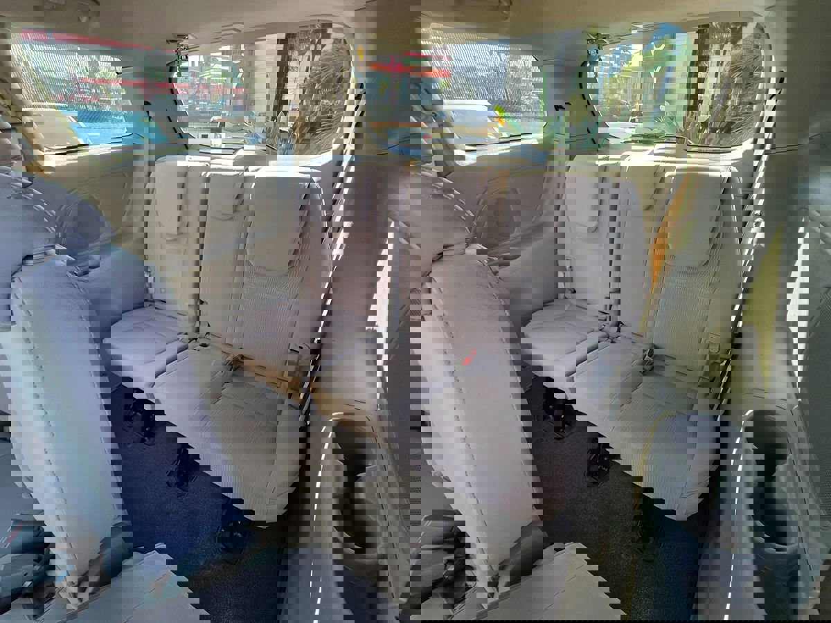 Used 2019 Kia Sedona LX image 25