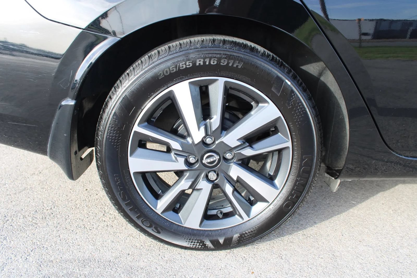 Used 2025 Nissan Versa S w/ S Plus Package FWD image 10