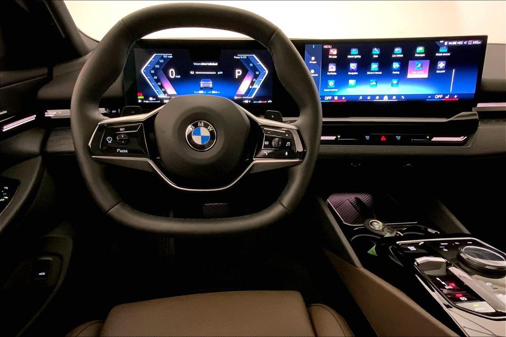Certified 2026 BMW 530i xDrive w/ Premium Package AWD/4WD image 4