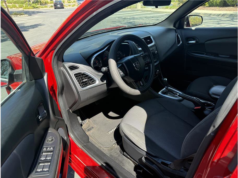 Used 2013 Dodge Avenger SE image 10