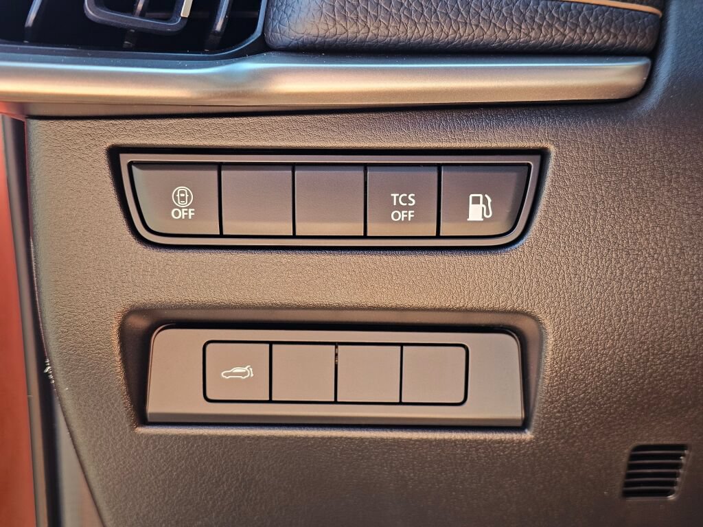 Certified 2024 MAZDA CX-90 Plug-In Hybrid w/ Preferred AWD/4WD image 37