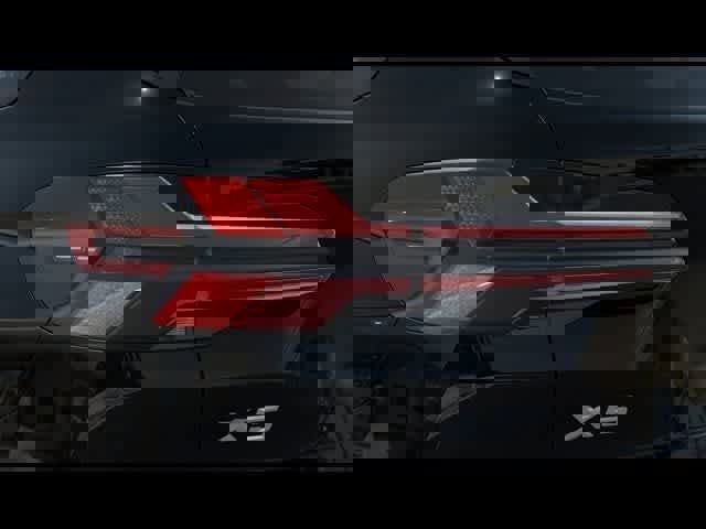 New 2025 BMW X5 xDrive40i w/ M Sport Package image 8