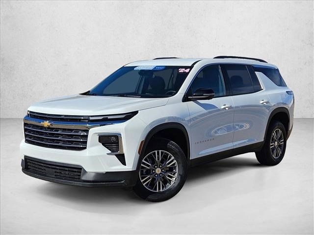 Used 2024 Chevrolet Traverse LT image 1