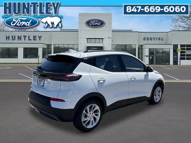 Used 2023 Chevrolet Bolt EUV LT w/ Driver Confidence Package FWD image 4