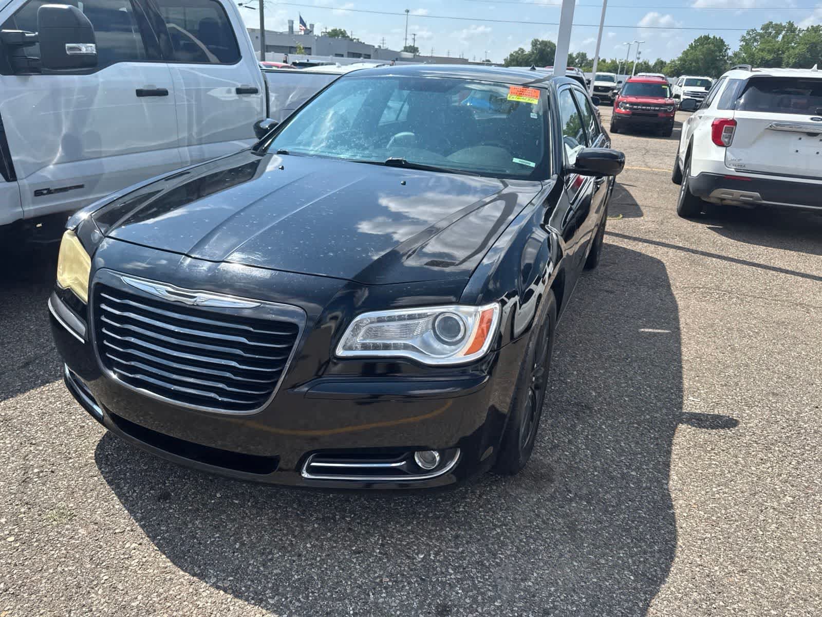 Used 2014 Chrysler 300 AWD w/ Driver Convenience Group image 3