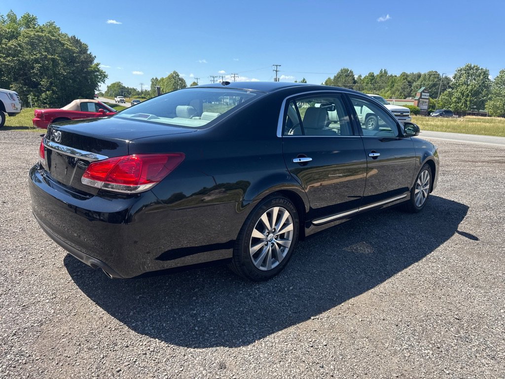 Used 2011 Toyota Avalon Limited FWD image 9