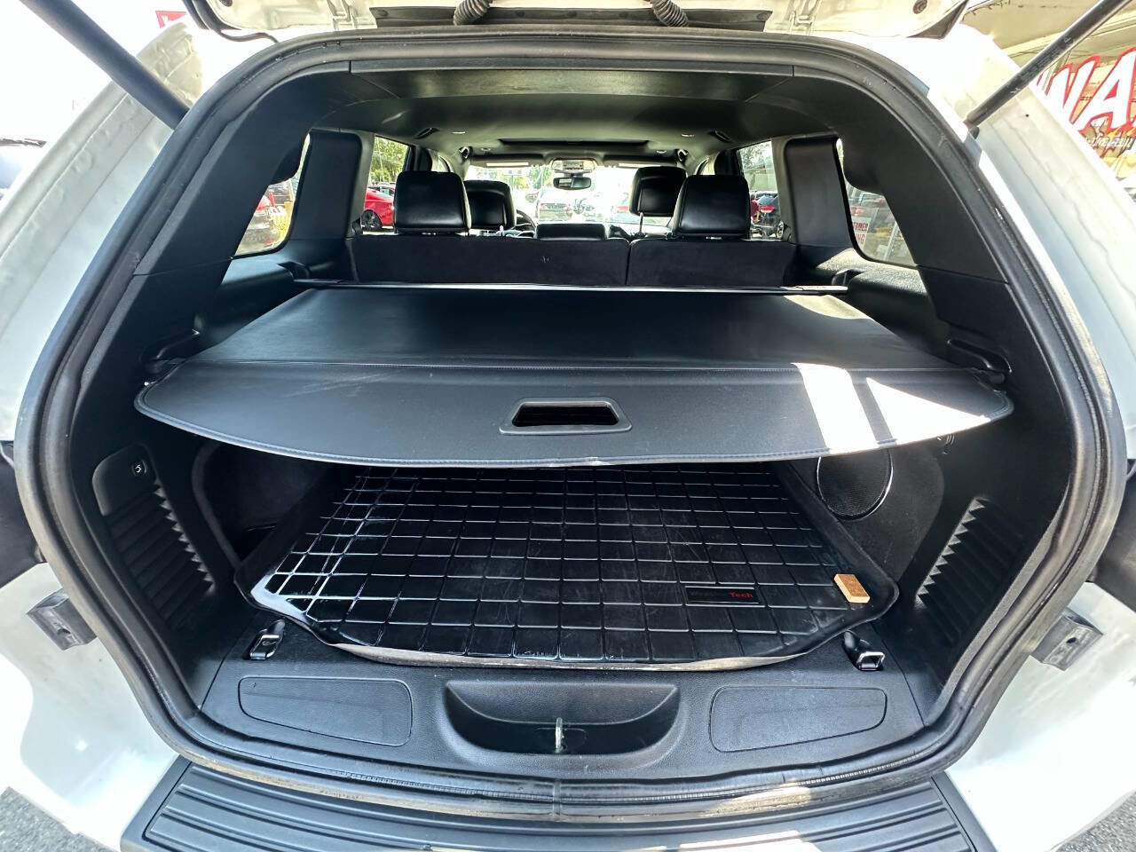 Used 2019 Jeep Grand Cherokee Altitude AWD/4WD image 17